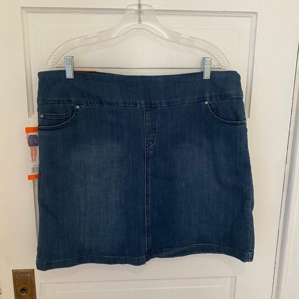 Ladies Jean skort.